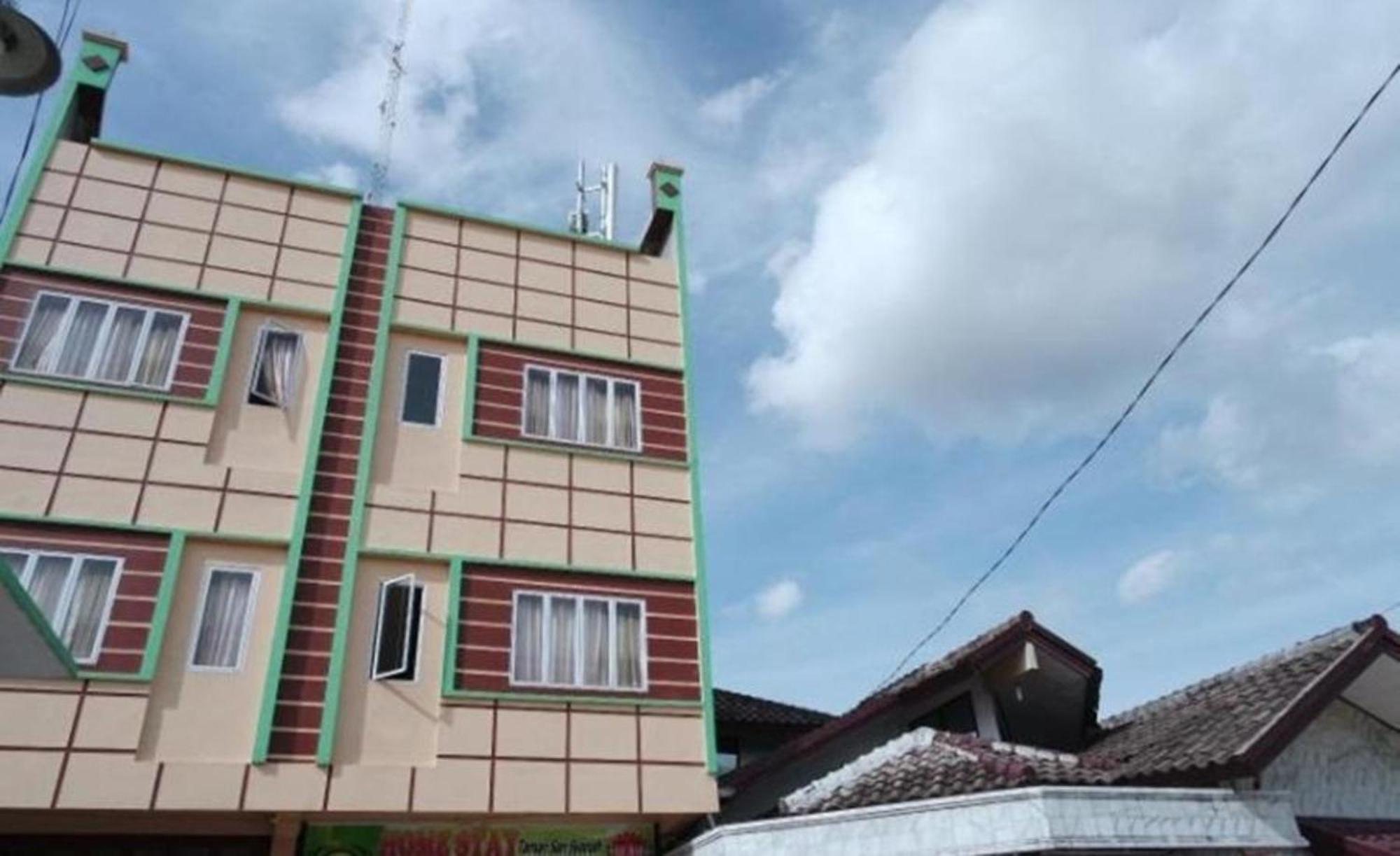 Guest House Taman Sari Syariah Pekanbaru Exterior foto